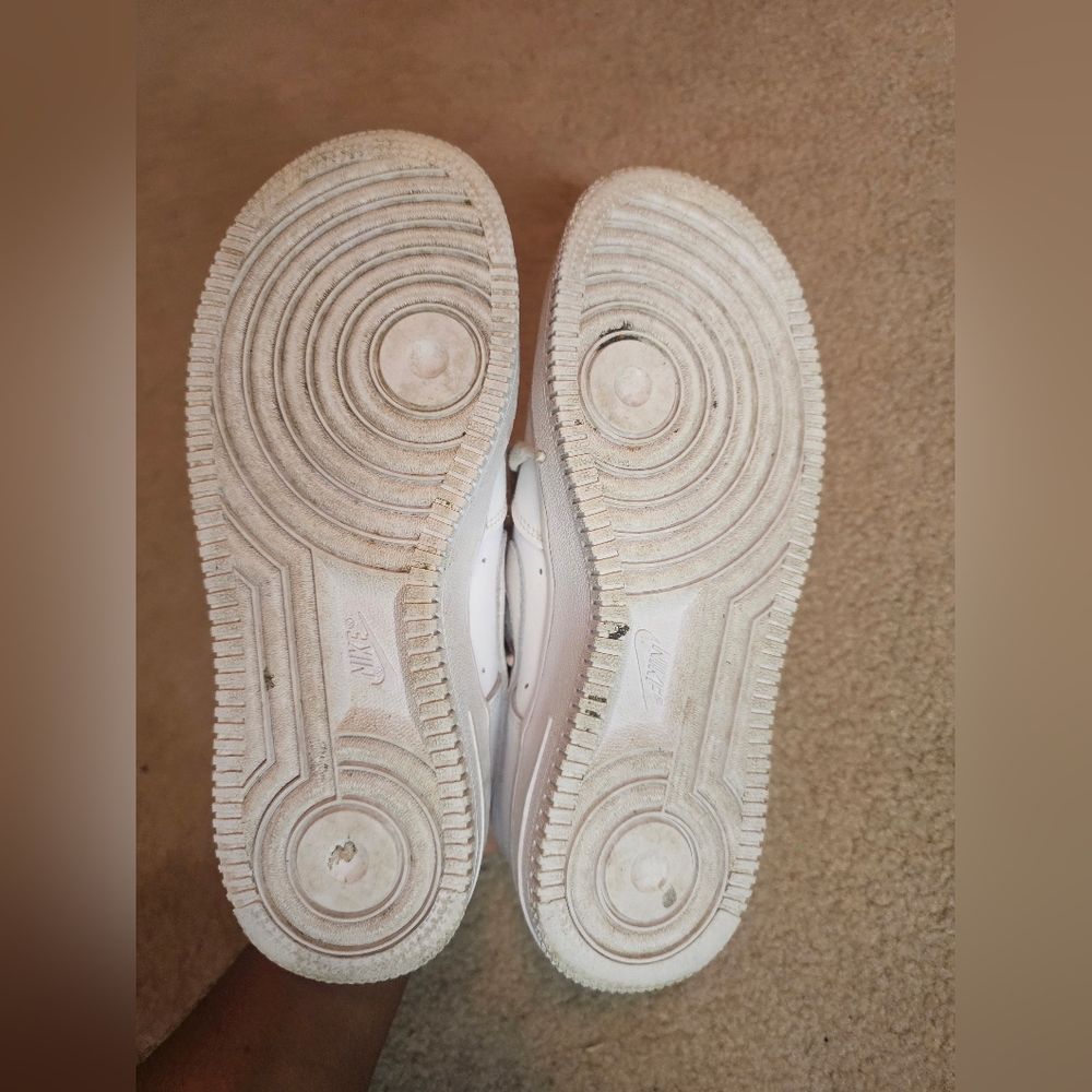 Nike Air Force 1's Size 4.5Y - Picture 3 of 4